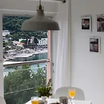 Cozy 아파트 *